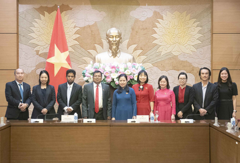 Nhóm Nghị sĩ hữu nghị Việt Nam – Bangladesh chụp hình lưu niệm